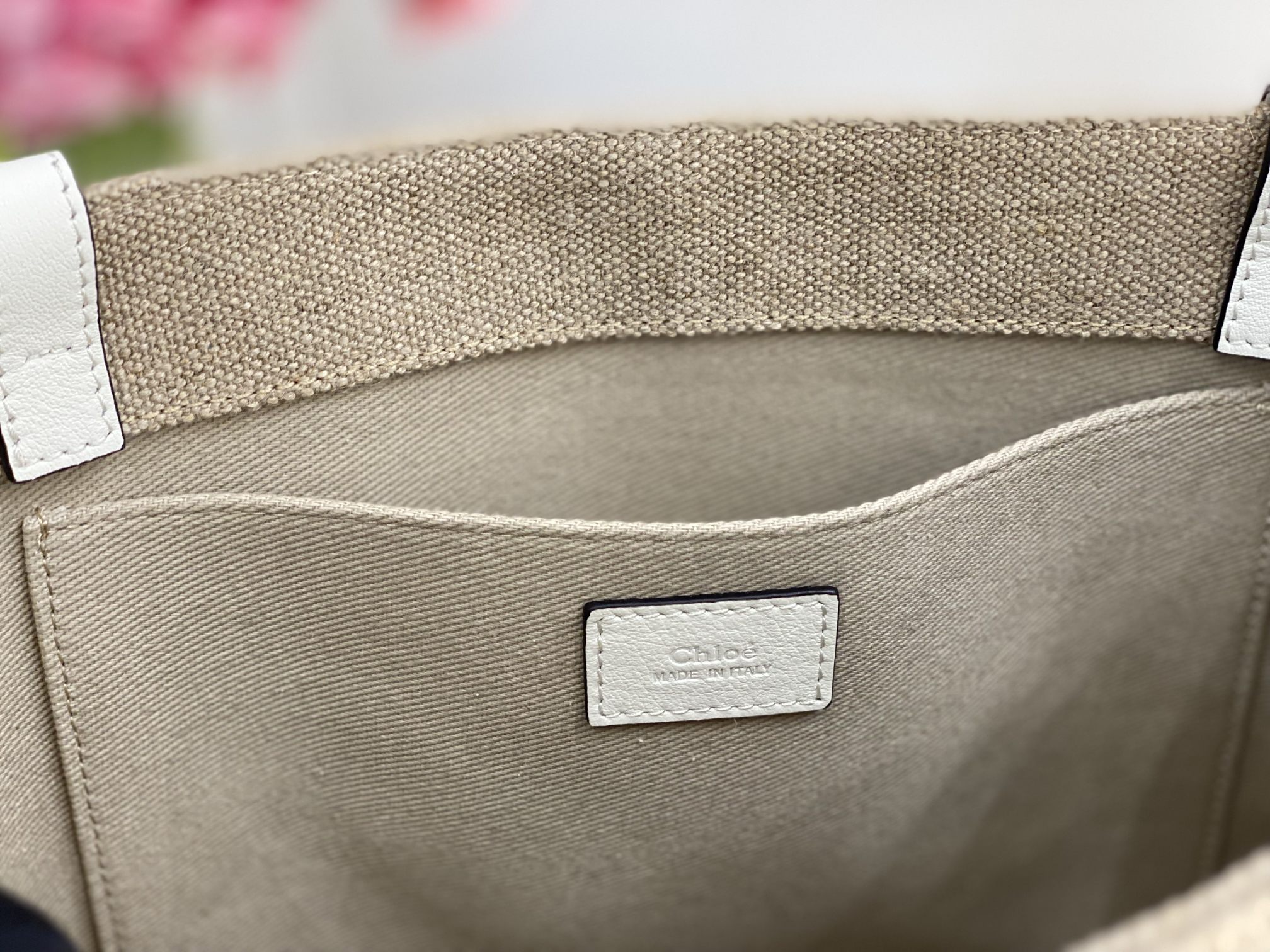 Chloe Medium Woody Tote Bag In Linen 